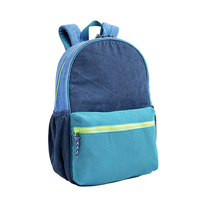 儿童和成人背包